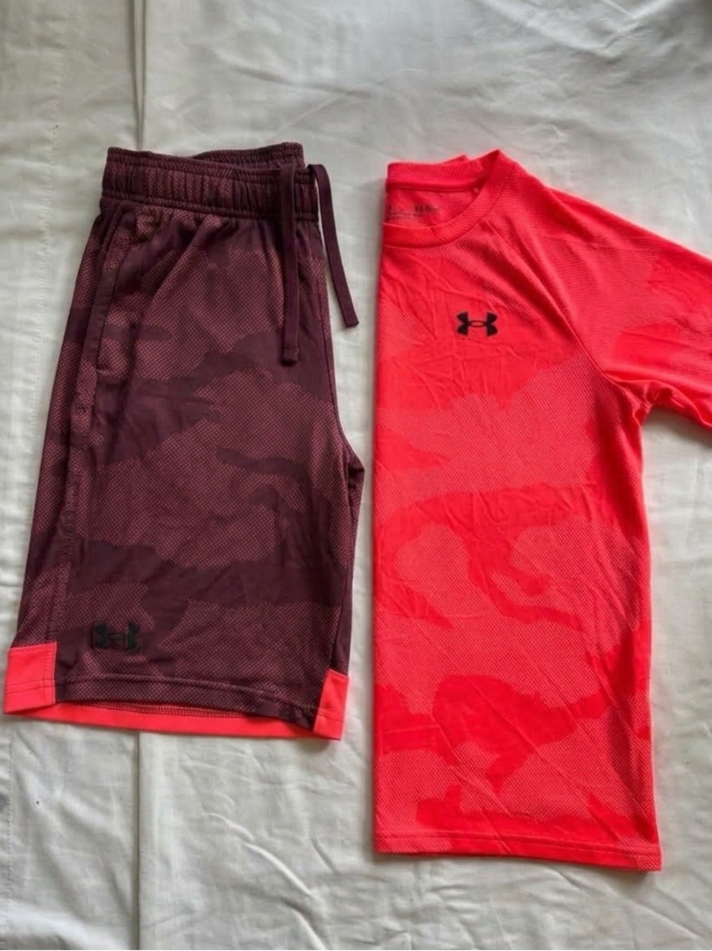 Under Armour Boys Athletic Set Maroon Camo Neon Red, YL